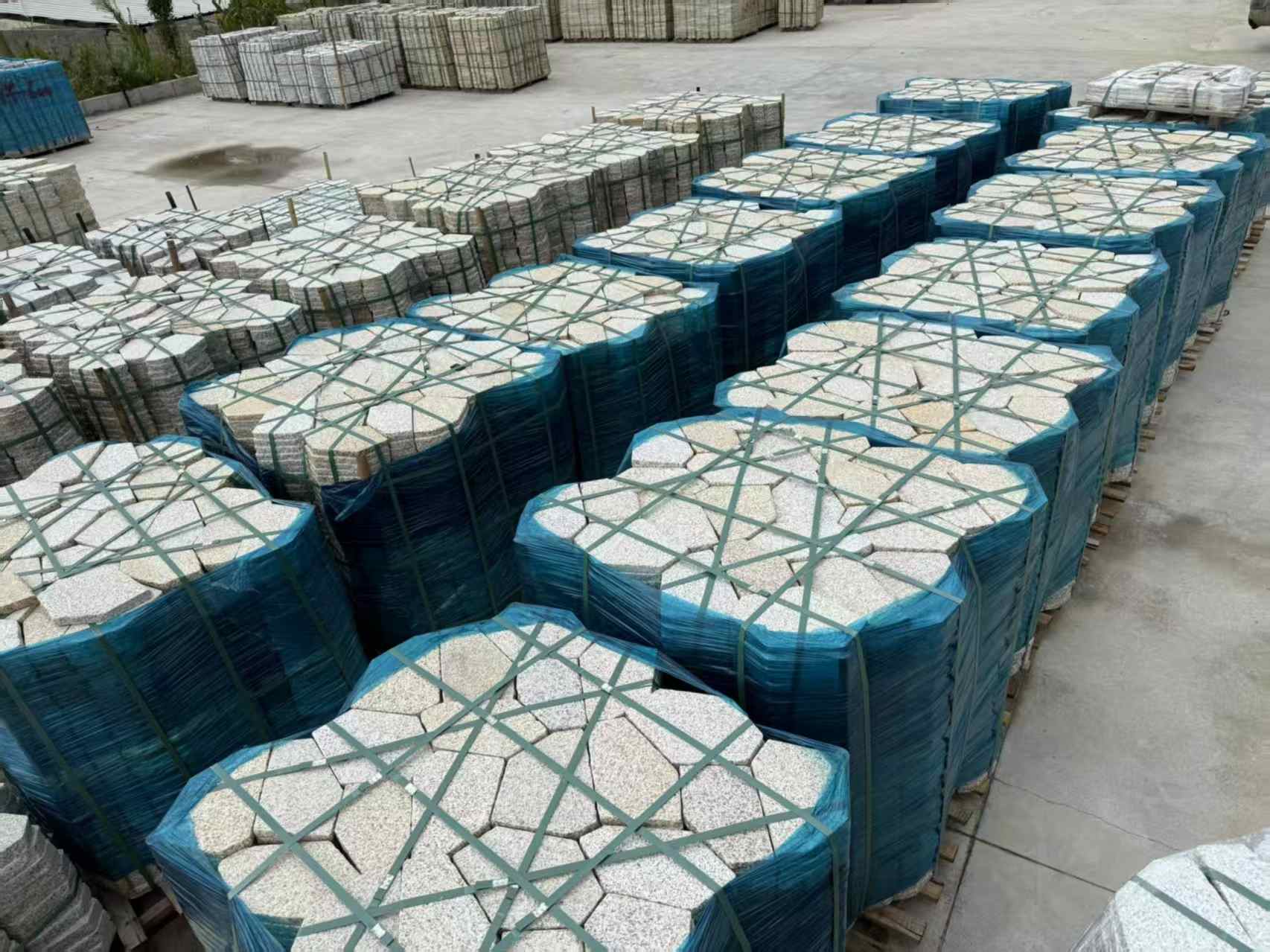 阜新黄金麻冰裂纹 碎拼