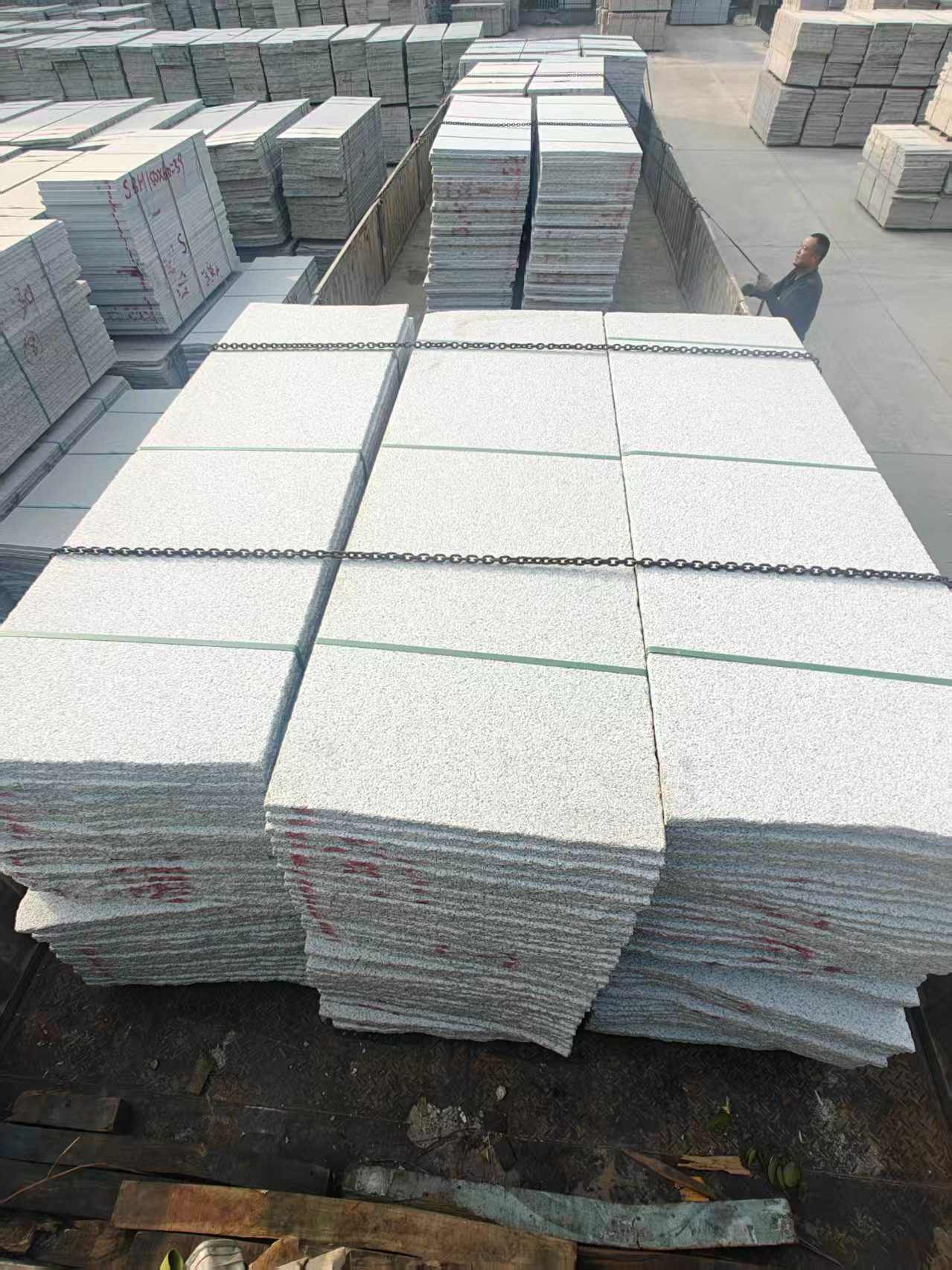 阜新芝麻白毛板，石材毛板