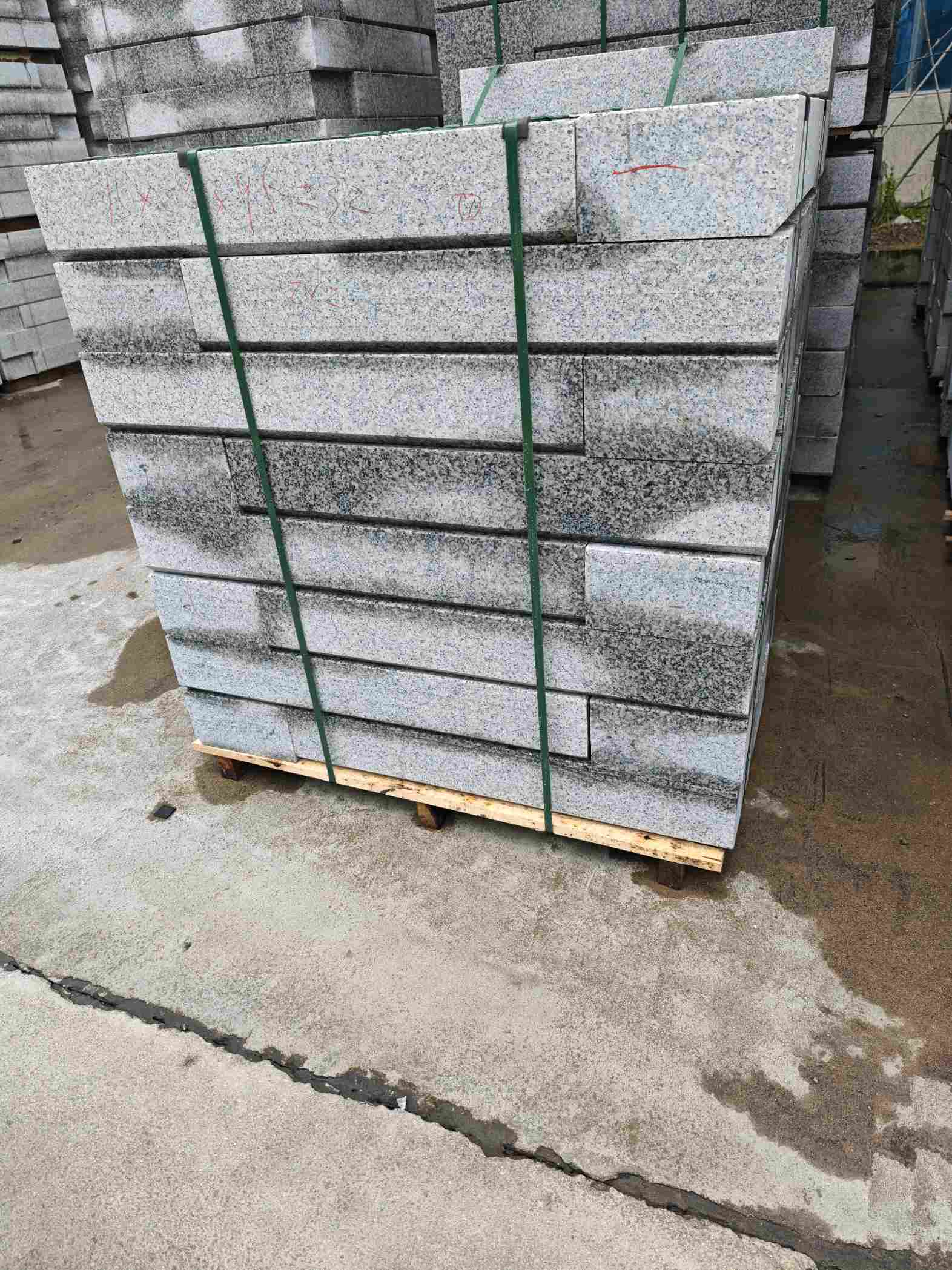 阜新芙蓉白路牙石，马路牙子