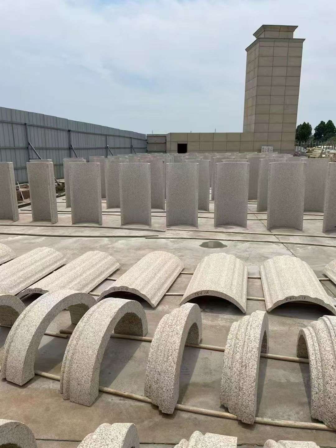 阜新黄金麻别墅柱皮 异形 线条定制